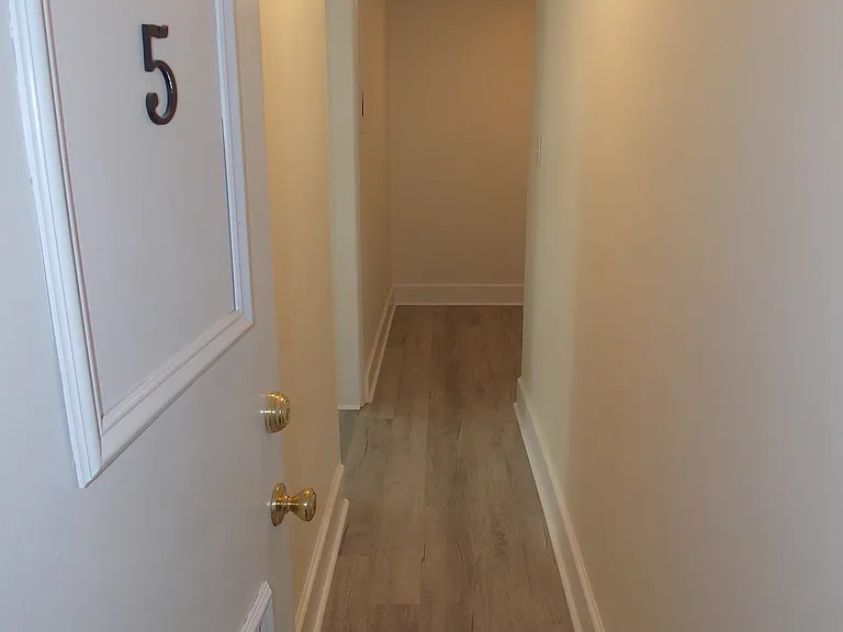 727 W Beaver St #5 — Photo 12
