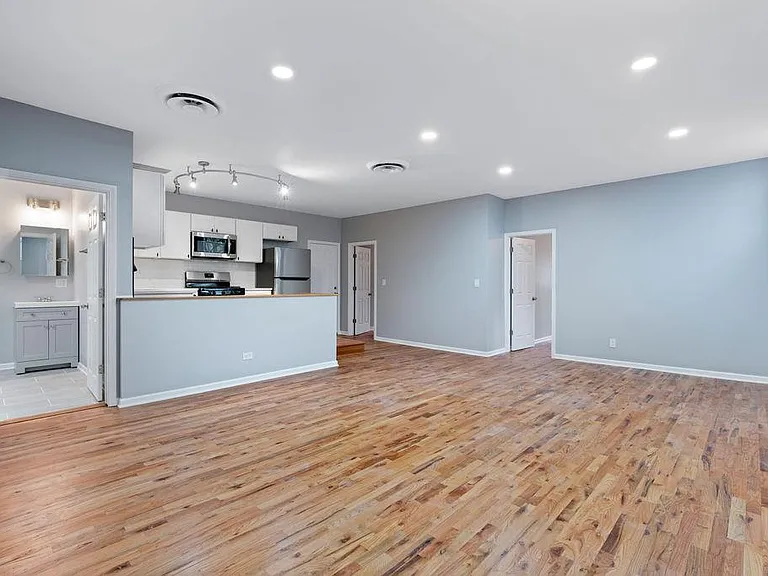 2900 N Damen Ave #1F — Photo 5