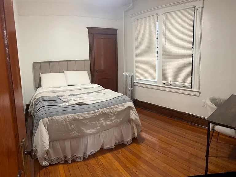 133 Lake St #4 — Photo 2