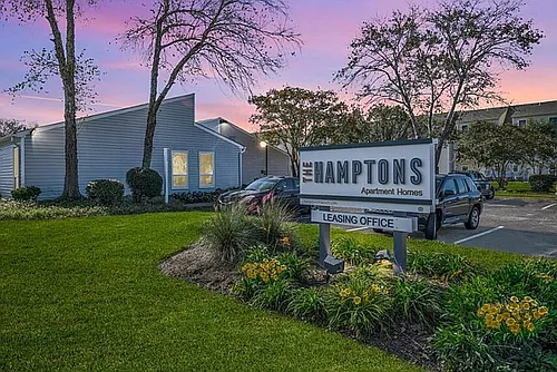 Hampton Apartments Photo 1