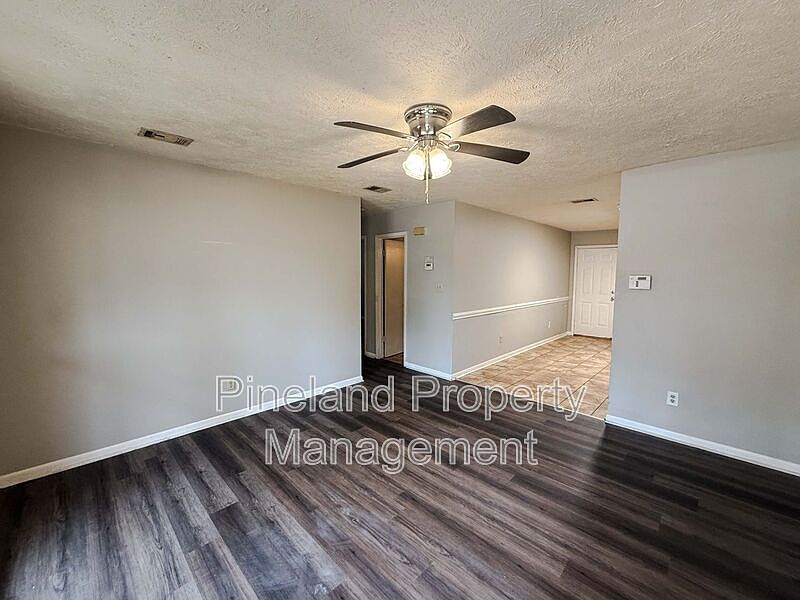 1st image of 6453 Rockford Dr