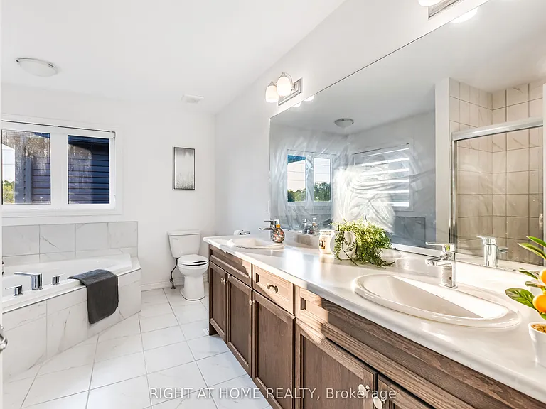 330 Gillespie Dr — Photo 28