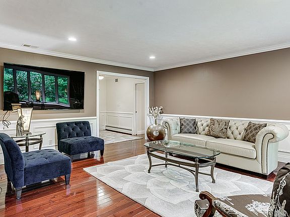3rd image of 18307 Cypress Dr