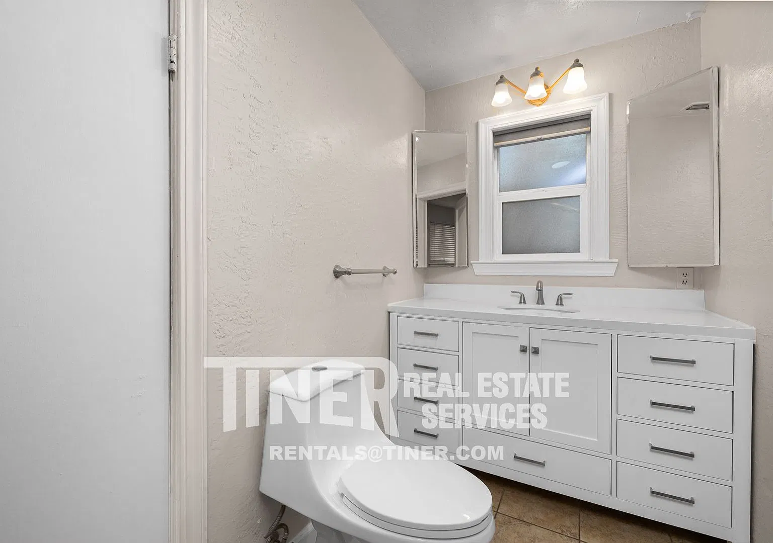 603 Mormon Street - TIER 2 - Beautifully Updated 2 Bedroom Near Historic Sutter Street — Photo 4