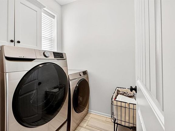 5th image of 9518 N Lenox Pl