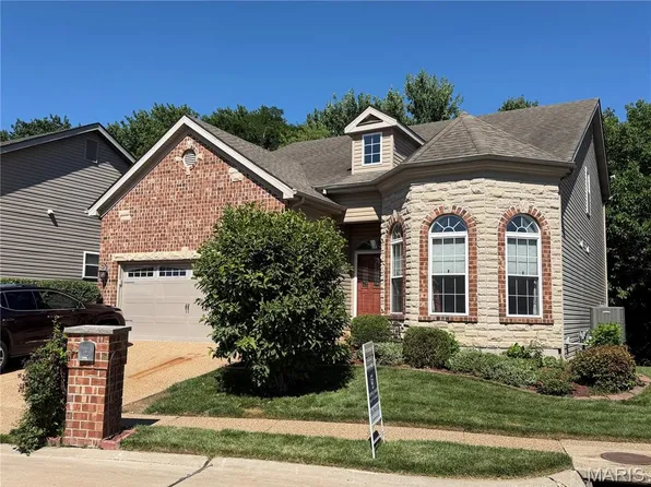139 Blue Water Dr, O'Fallon, MO 63366