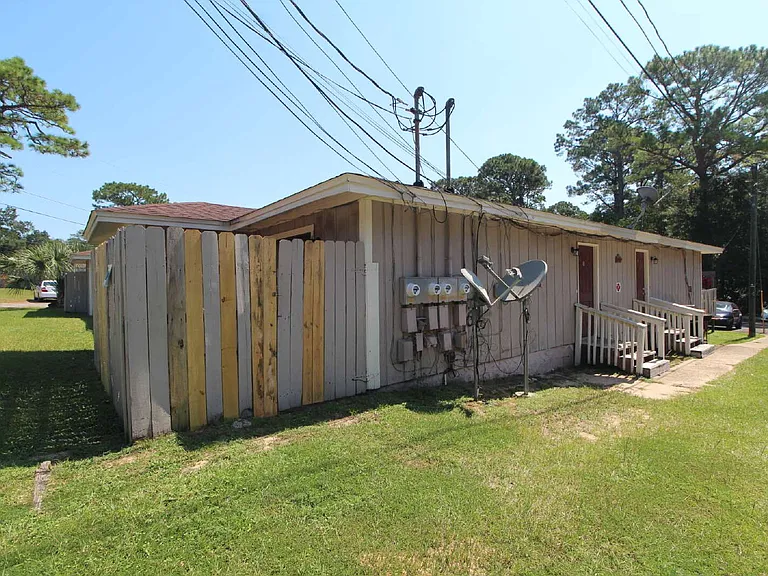 5207 Charbar Dr #B — Photo 15