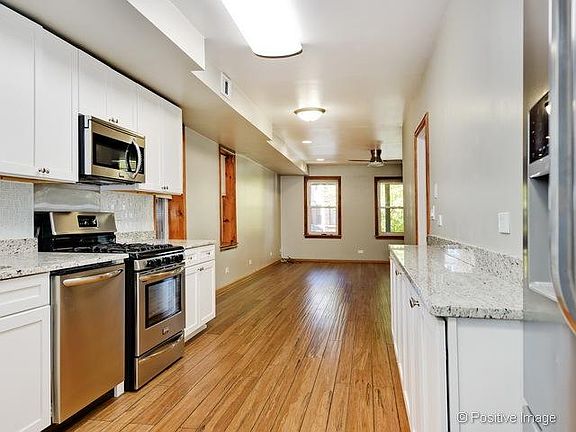 5th image of 2063 N Oakley Ave #1