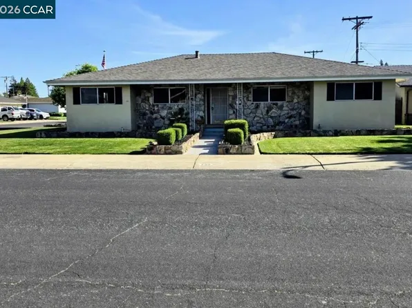 750 Greenwood Dr, Lodi, CA 95240