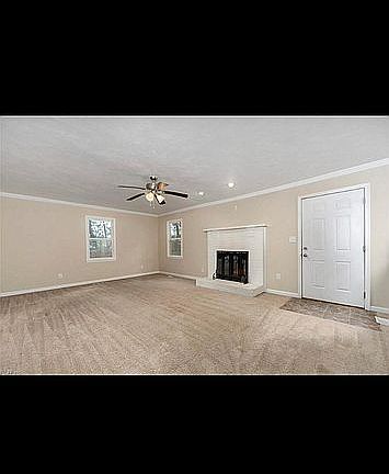 3rd image of 3221 Peronne Ave