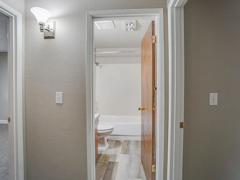 5128-5218 SW Franklin Ave — Photo 11