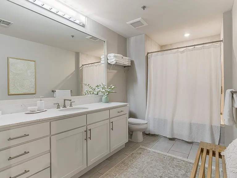 The Flats on Archer - Ask About Our Move-In Specials! — Photo 34