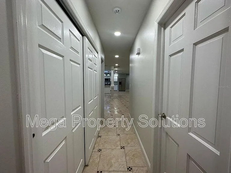 104 W Brentridge Dr #1 — Photo 8