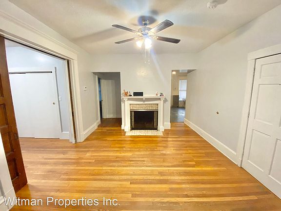 3rd image of 133-135 Brown Ave #1L