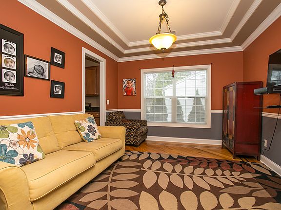 Dining Room ( used as den)