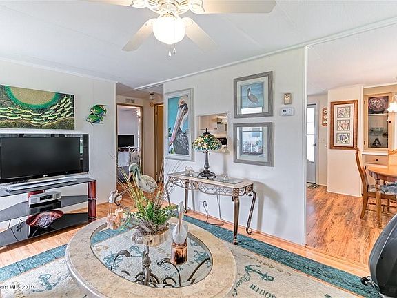 5th image of 719 Silverthorn Ct