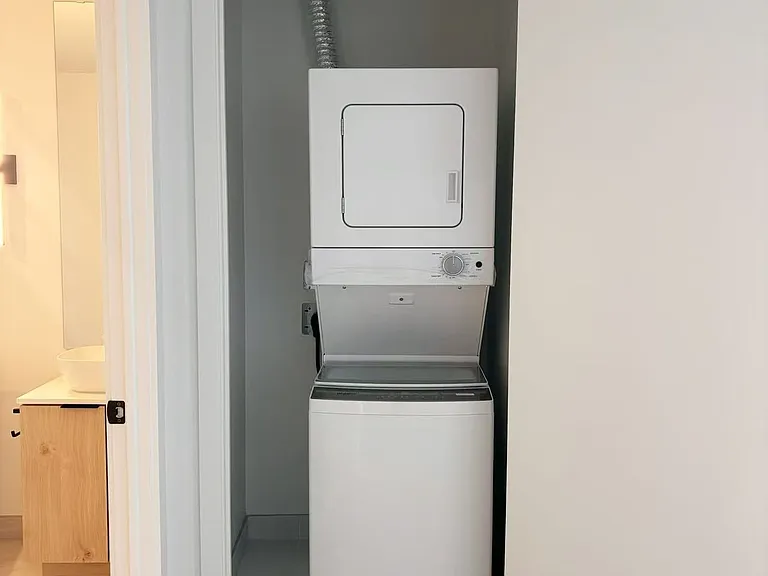 1185 Dupont St #807 — Photo 9