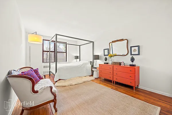 Bedroom, photo 1