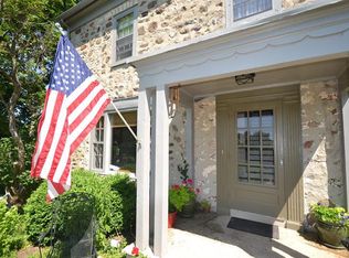 3081 Country Aire Dr, Cedarburg, WI 53012