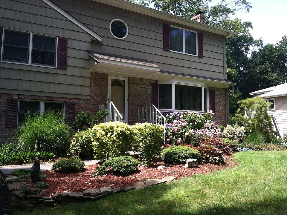 1st image of 235 Paul Ct