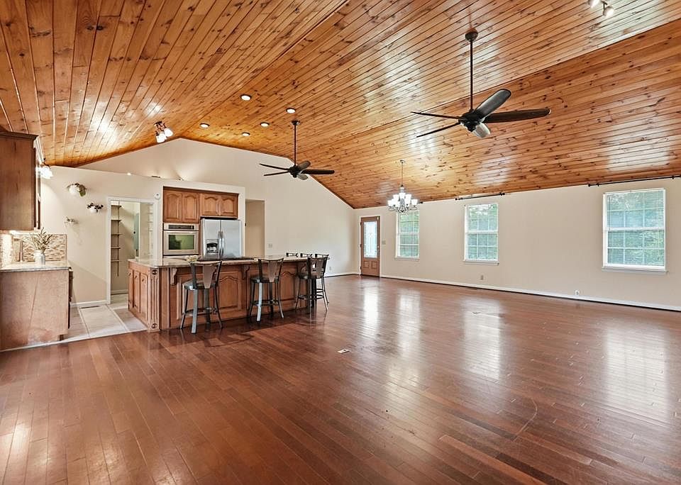 1st image of 5 Allen Ln