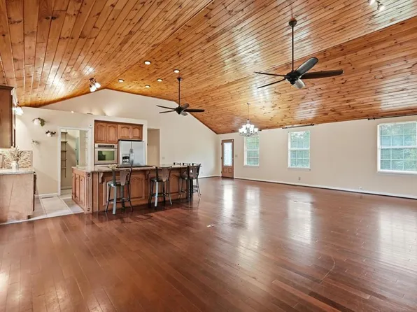 5 Allen Ln, Brush Creek, TN 38547