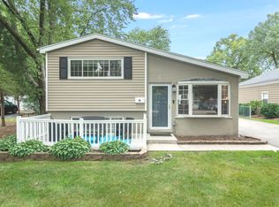 52 W Le Moyne Ave, Lombard, IL 60148
