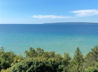 1142 Charlevoix Ave APT 3, Petoskey, MI 49770