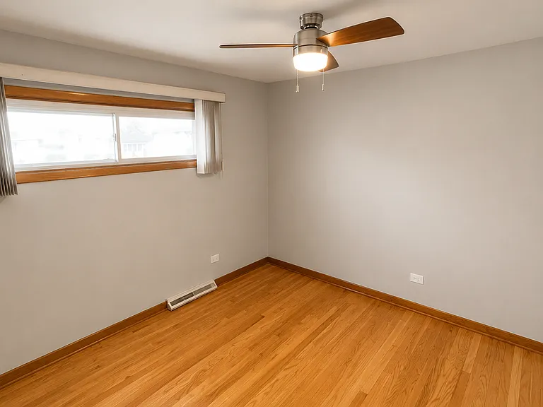 120 Mildred Ln — Photo 9
