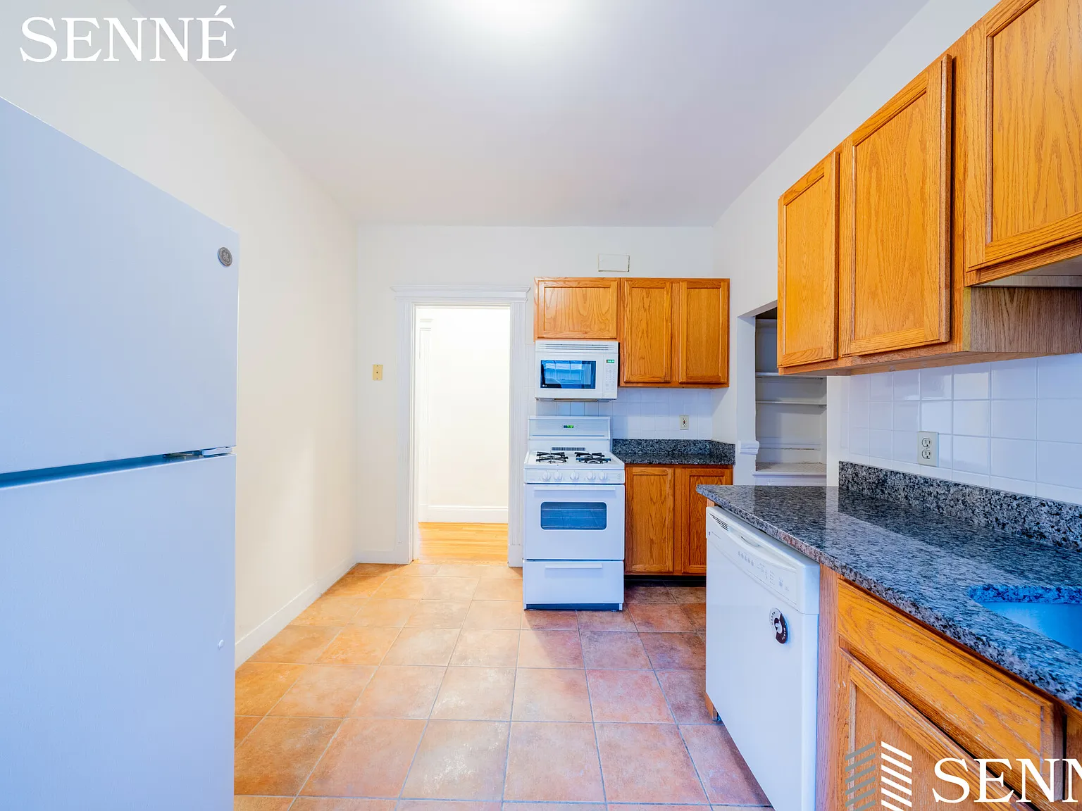 2 bed, 1.0 bath, 828 sqft, $3,200 — Photo 2