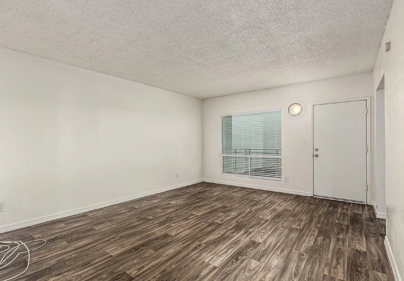 2 bed, 2.0 bath, 950 sqft, $1,650 — Photo 4