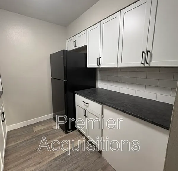 307 N 45th St — Photo 3