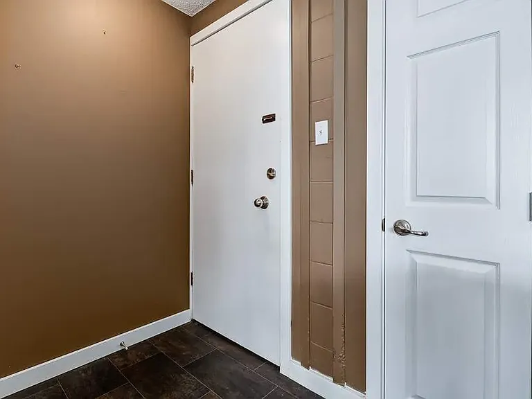 233 Bradbrooke Dr #13 — Photo 8