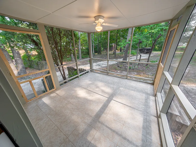 800 Stephanie Pl — Photo 10