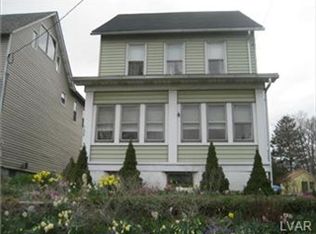 135 N Whitfield St, Nazareth, PA
