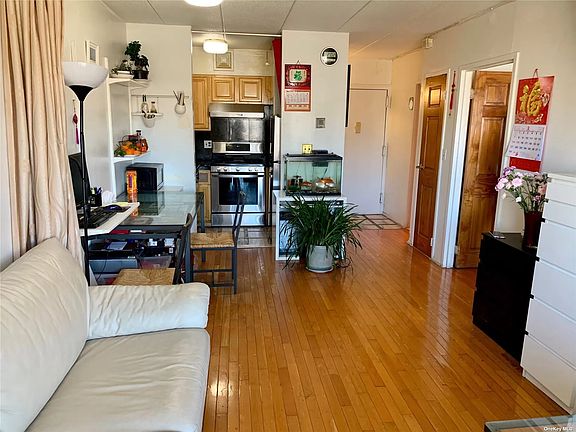 4th image of 143-50 Barclay Ave APT 5B