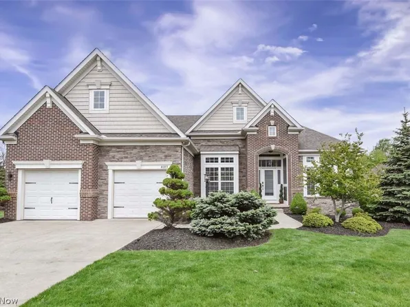 4089 Fox Chase, Seven Hills, OH 44131