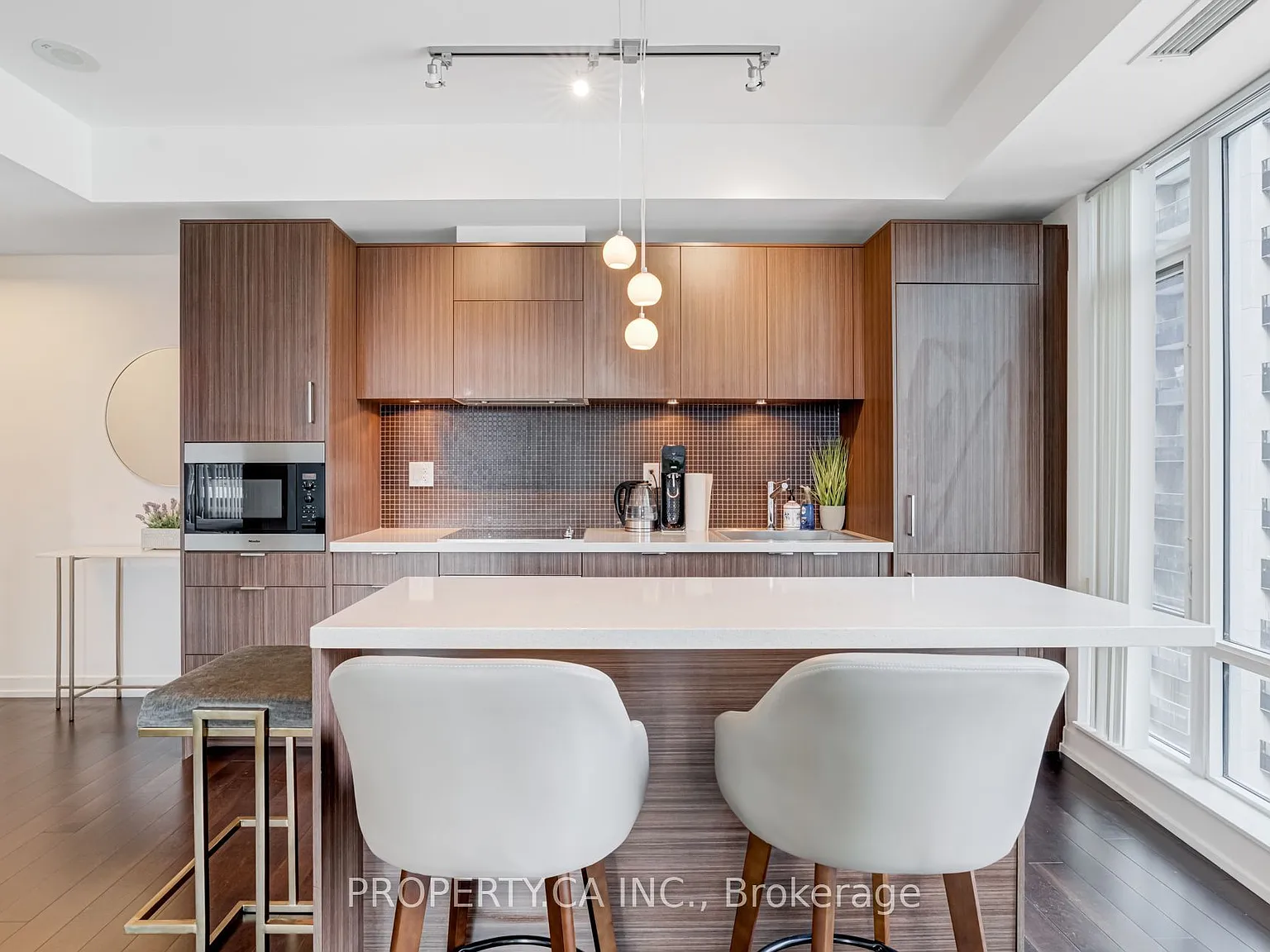 21 Widmer St — Photo 3