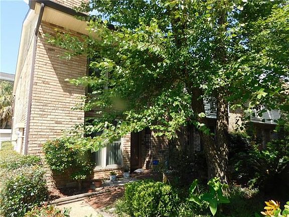 2nd image of 1012 Saint Julien Dr APT F5