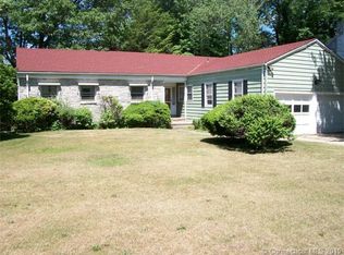 35 Curtis Dr, New Haven, CT 06515