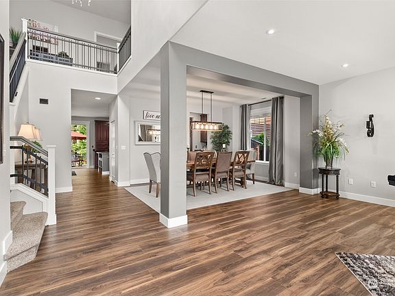3rd image of 6857 Montevista Drive SE