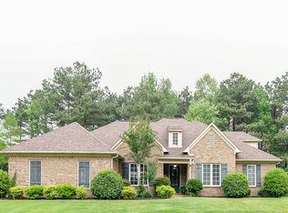 3770 Belle Pointe Dr, Southaven, MS 38672