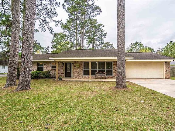 2nd image of 8205 Chaucer Dr