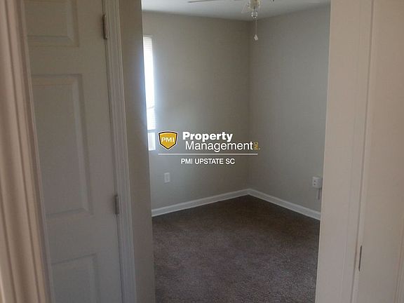 5th image of 201 Chandler Oak Dr
