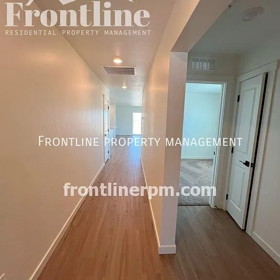 4360 S Redwater Ave — Photo 3
