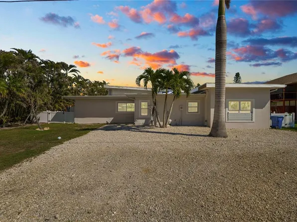6805 Holmes Blvd, Holmes Beach, FL 34217