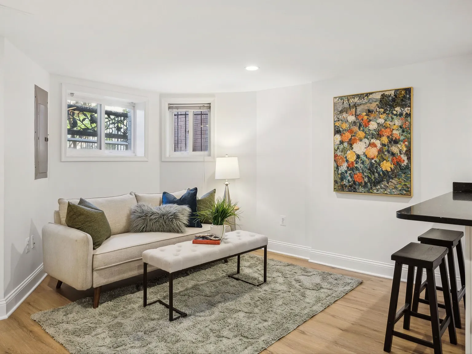 2 bed, 943 sqft, $2,050 — Photo 2