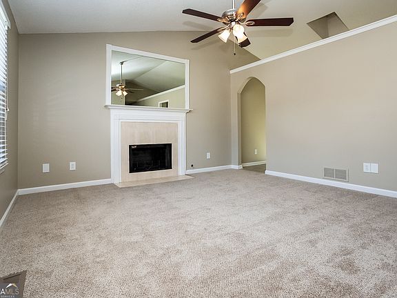 3rd image of 6325 Holborne Ln