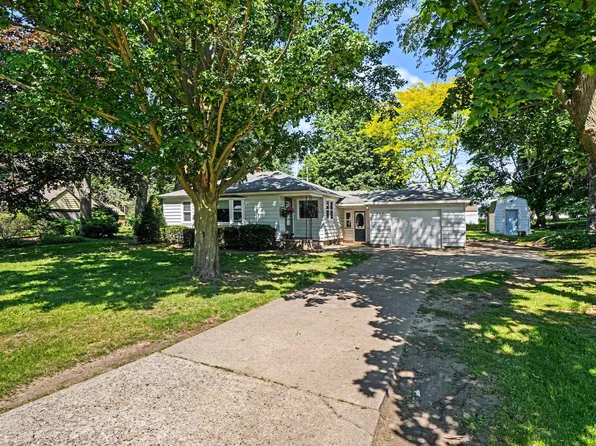 367 Lane Ave, Holland, MI 49423
