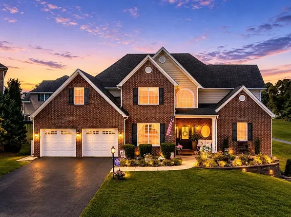 61 Meadow Glen Dr, Staunton, VA 24401